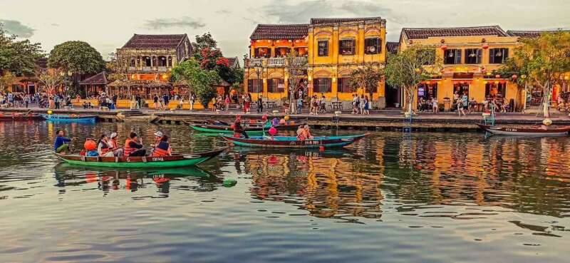 TOP 10 Write about Hoi An Ancient town (about 120-200 words)