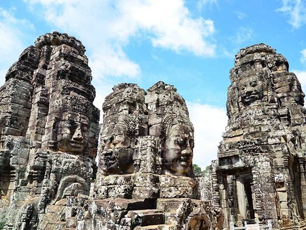Hãy đóng vai một hướng dẫn viên du lịch và giới thiệu về một di sản văn hóa tiêu biểu của Campuchia mà em ấn tượng nhất (ảnh 1)