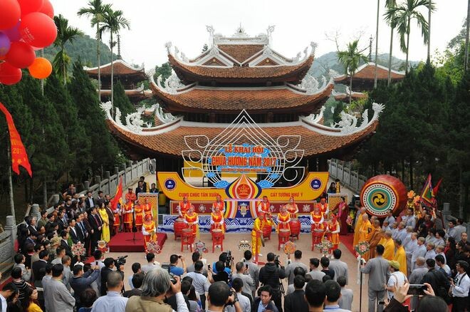Kể về lễ hội chùa Hương hay nhất (2 mẫu) (ảnh 1)