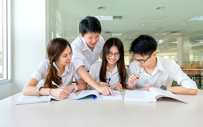 [Năm 2021] Đề thi Giữa kì 1 Ngữ Văn lớp 9 Hồ Chí Minh có đáp án (10 đề) (ảnh 1)