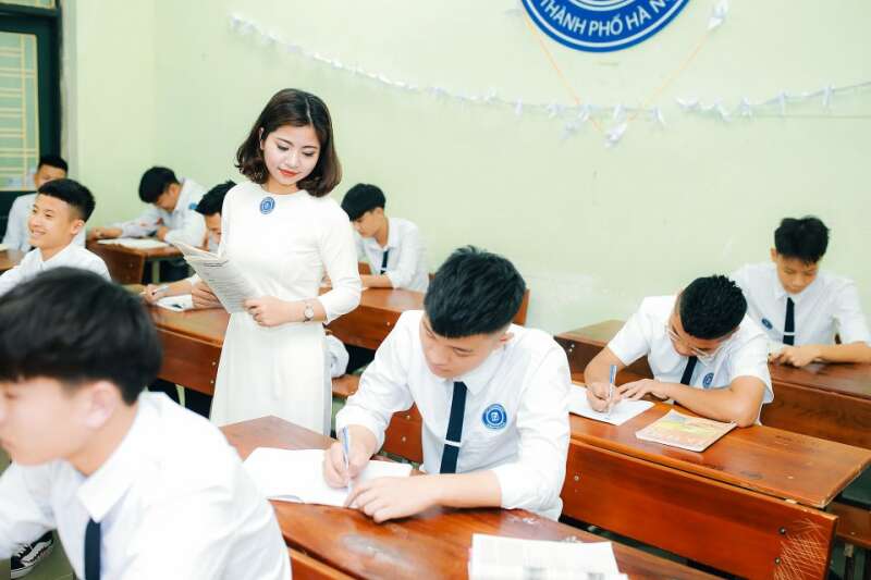 Đề thi Giữa học kì 1 Ngữ Văn lớp 9 Hồ Chí Minh năm 2021 (10 đề) (ảnh 1)