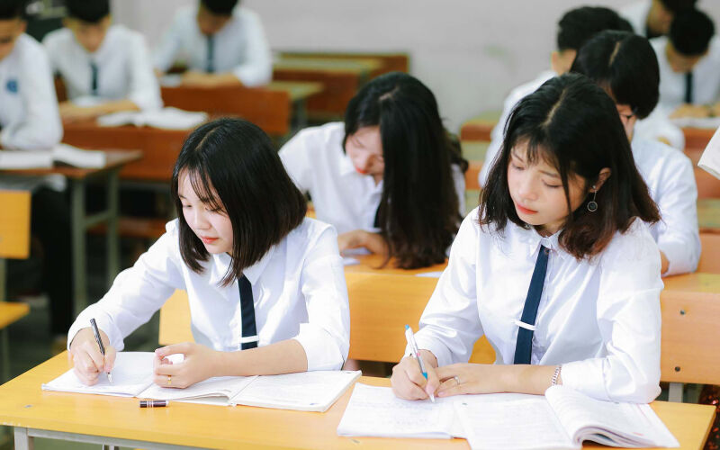 Đề thi Giữa học kì 1 Ngữ Văn lớp 9 Hồ Chí Minh năm 2021 (10 đề) (ảnh 2)