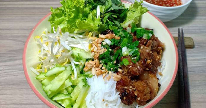 TOP 10 Đoạn văn viết về món ăn yêu thích bằng Tiếng anh | Write a paragraph about your favourite food (ảnh 4)