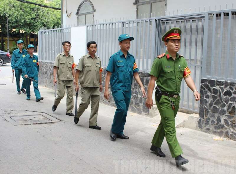 TOP 10 Tìm đọc bài văn (hoặc bài báo) miêu tả hoặc cung cấp thông tin về về an ninh, trật tự, an toàn xã hội (ảnh 1)