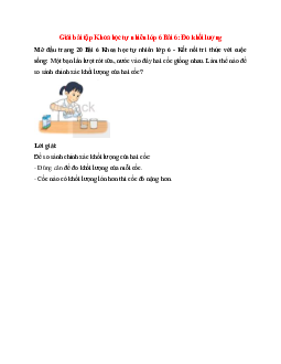 Một bạn lần lượt rót sữa, nước vào đầy hai cốc giống nhau